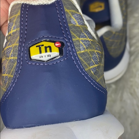 Nike Air Max Plus Wave Grid Yellow - Picture 3 of 6